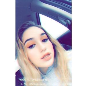 Meet your Posher, Carly